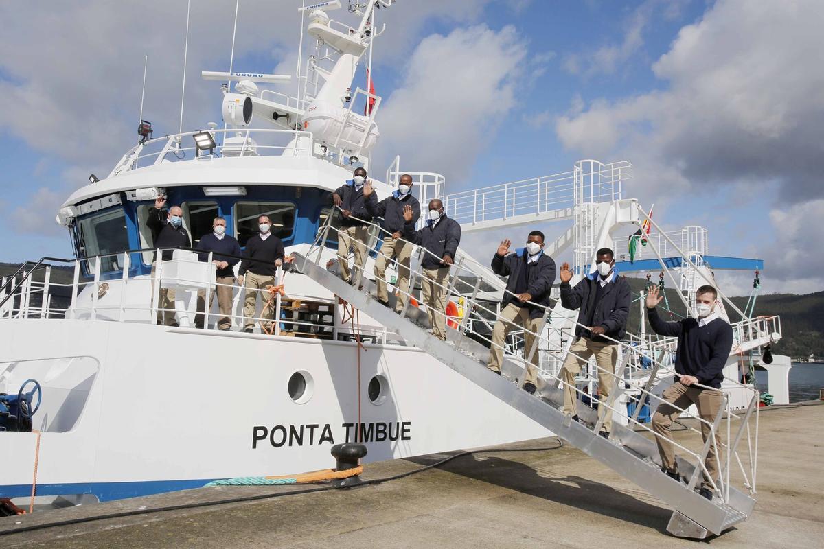 Acto de entrega del Ponta Timbué