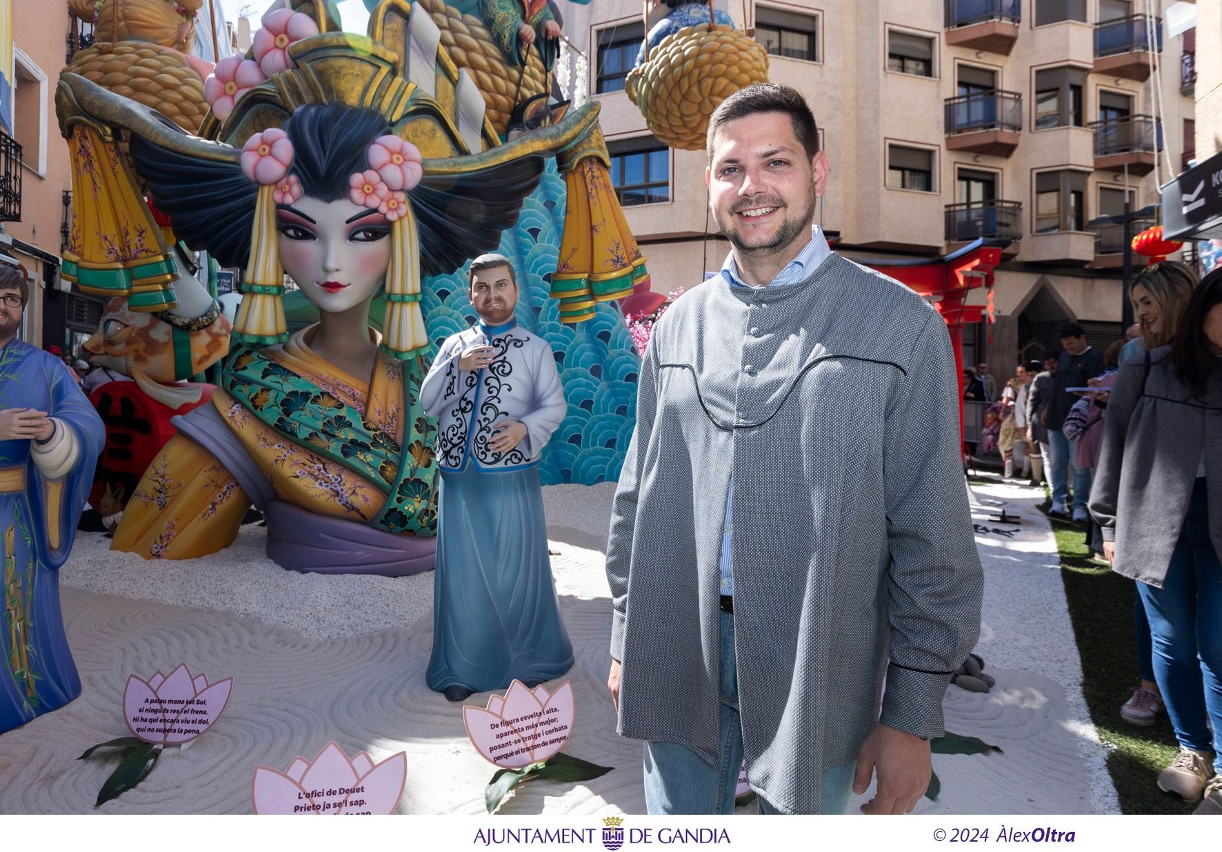 El domingo de las Fallas de Gandia, en casi ochenta imágenes