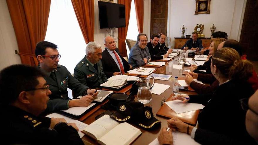 Reunión de la Junta Local de Seguridad celebrada en la jornada de ayer con la vista puesta en la Semana Santa.