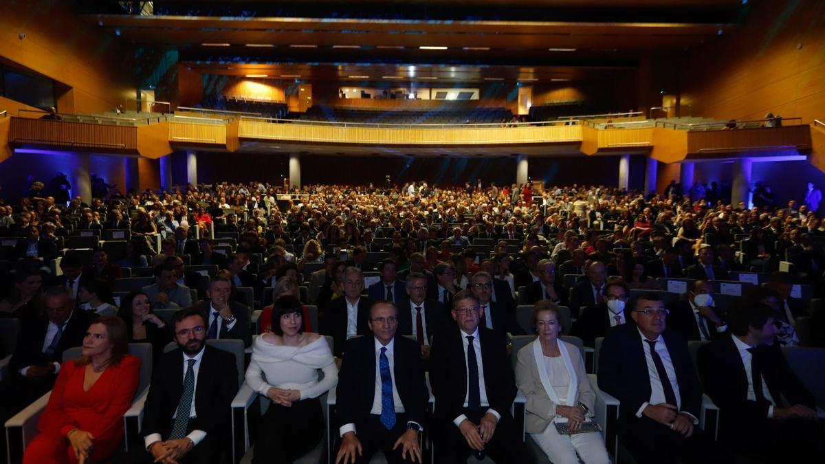 El auditorio del Palacio de Congresos de València se llenó con motivo de la celebración de la ceremonia de entrega de los Premios Levante-EMV en el año de su 150 aniversario.