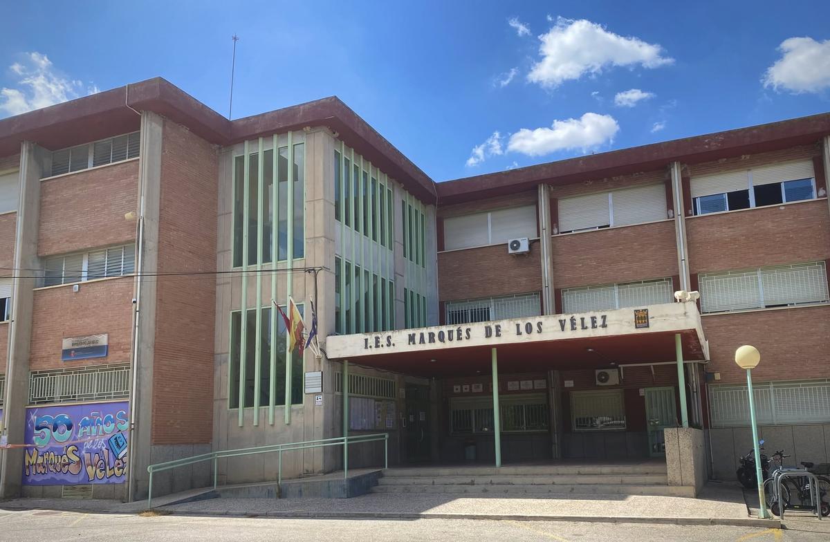 Fachada del instituto de El Palmar donde se ha denunciado la cuenta.
