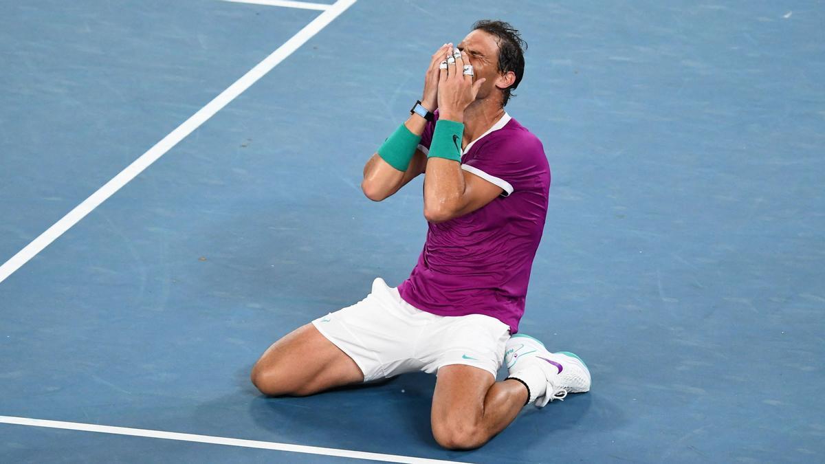 Nadal trenca Medvédev i fa història a Austràlia conquerint el 21è Grand Slam