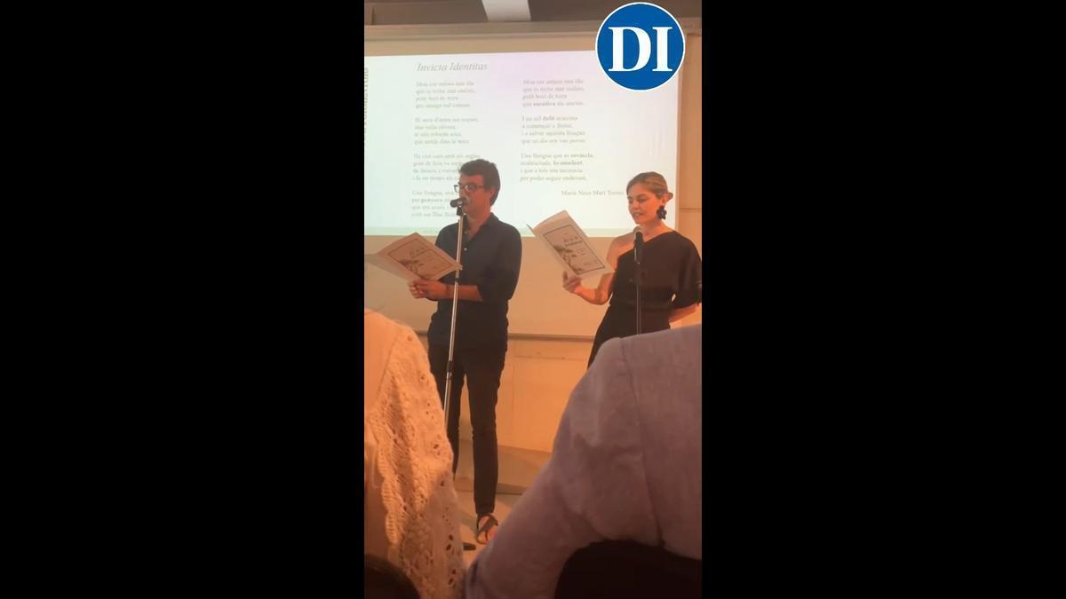 Vídeo de María Neus Marí Torres recibiendo el premio de poesía en el certamen Lo Pi de Formentor