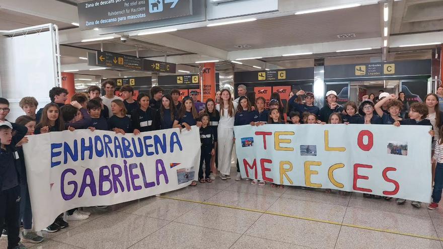 Gran recibimiento a Gabriela Morell tras conquistar el Europeo de ILCA 4