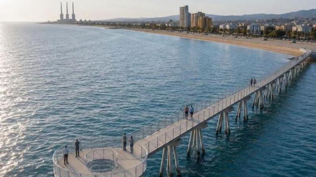 Projecció virtual realitzada amb IA del futur Pont del Petroli de Badalona, una vegada finalitzades les obres.