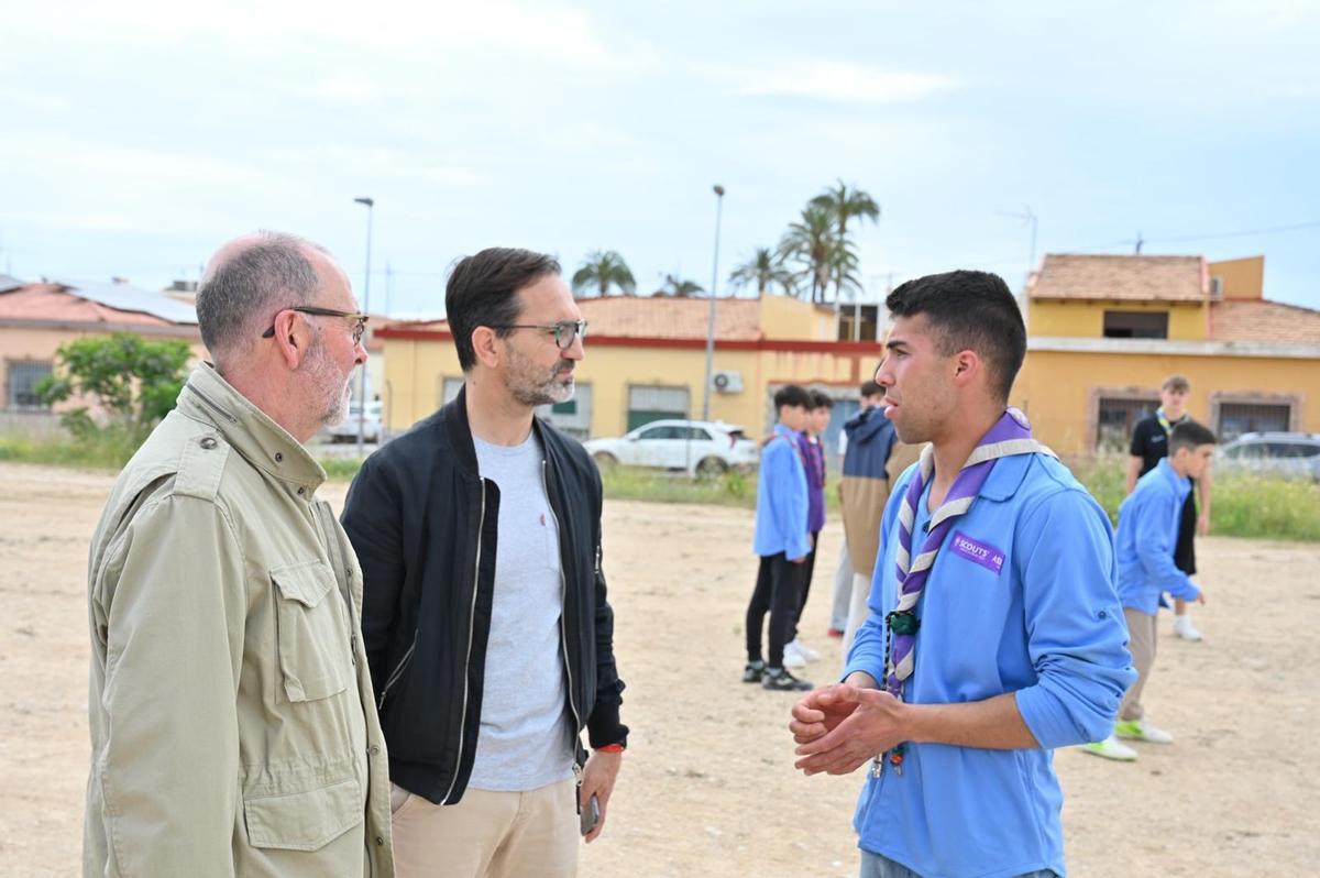 Una marea azul del uniforme scouts inunda El Campello transmitiendo valores y respeto al medio ambiente