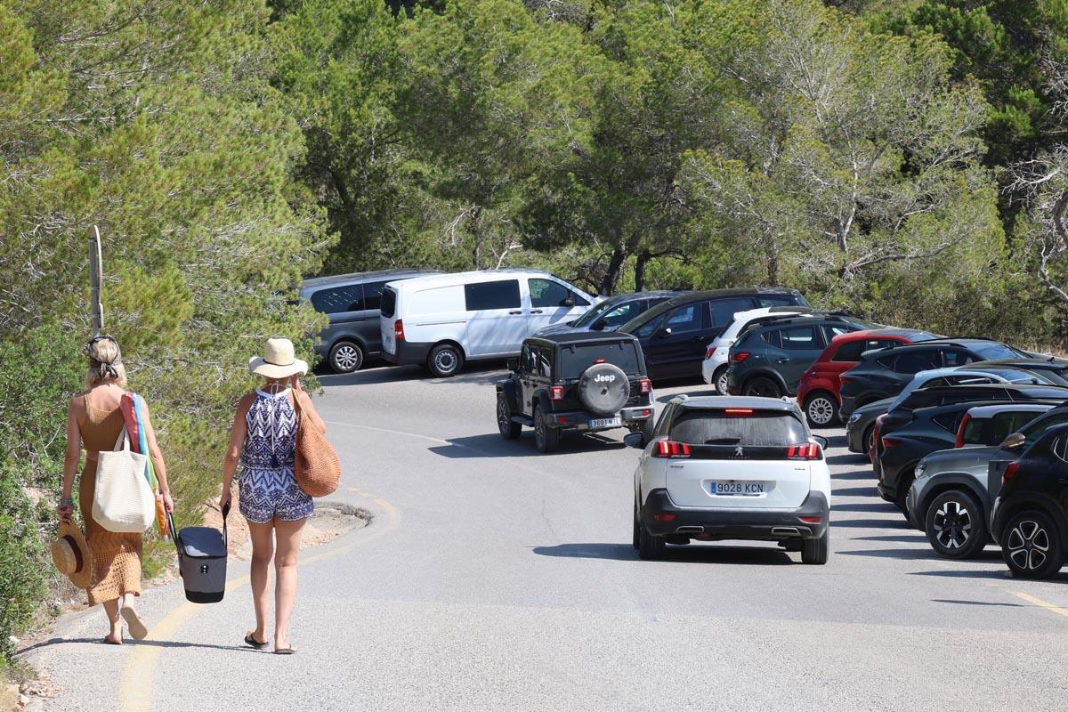 Galería: Reabre el parking de Cala d'Hort