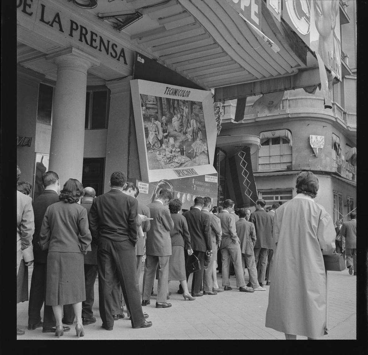 Estreno en Madrid, en el Palacio de la Prensa, de la película 'Picnic' (1955).