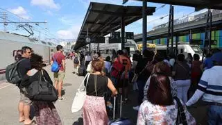 La huelga por la transferencia de Rodalies suprimirá 2.500 plazas de tren en Vigo el día del encendido de las luces