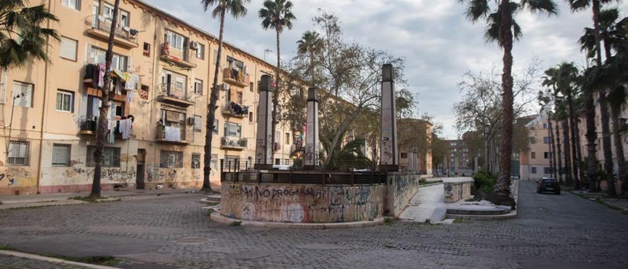 Las casitas rosas y la plaza resultado del derribo de los años 90