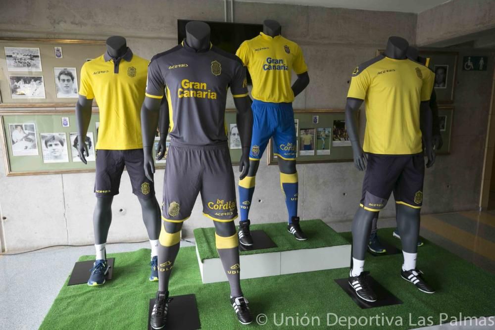 Presentación equipaciones UD Las Palmas (2017/2018)