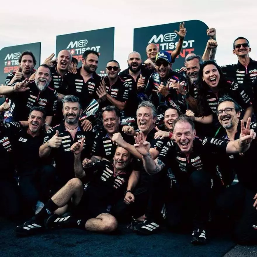 5 - El equipo Aprilia