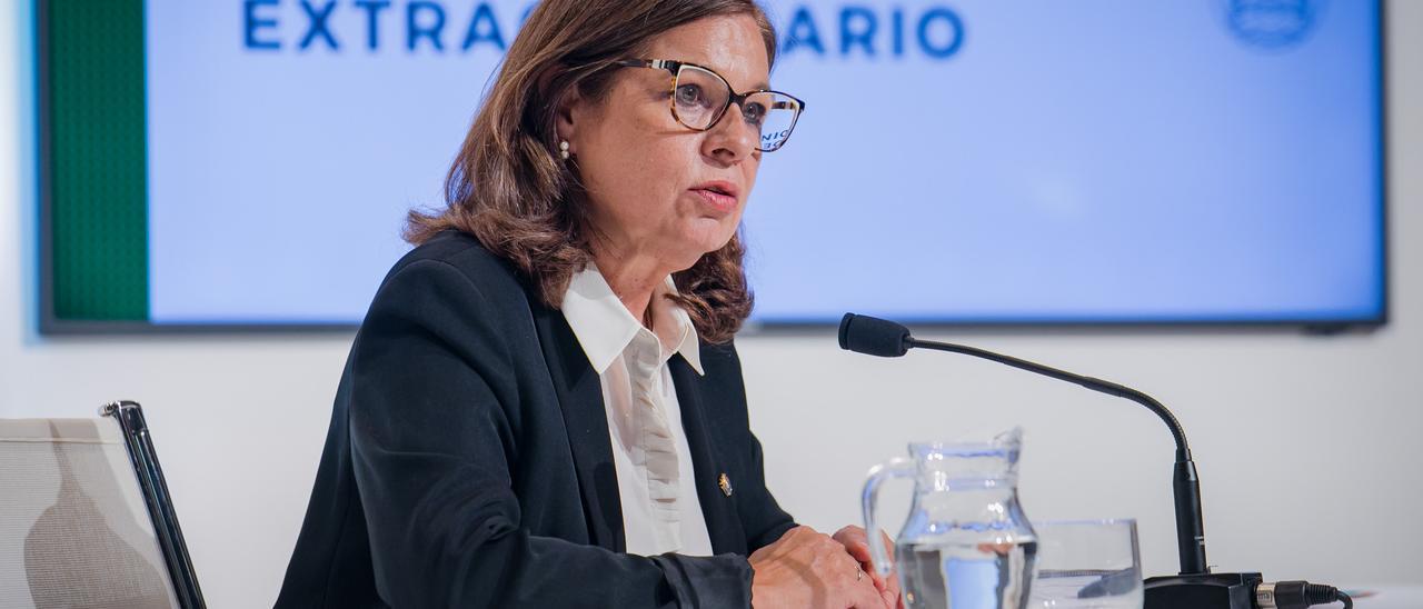 La vicepresidenta primera y consejera de Hacienda, Pilar Blanco-Morales, en rueda de prensa.