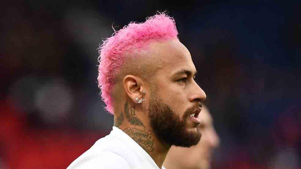 Neymar lució un nuevo peinado