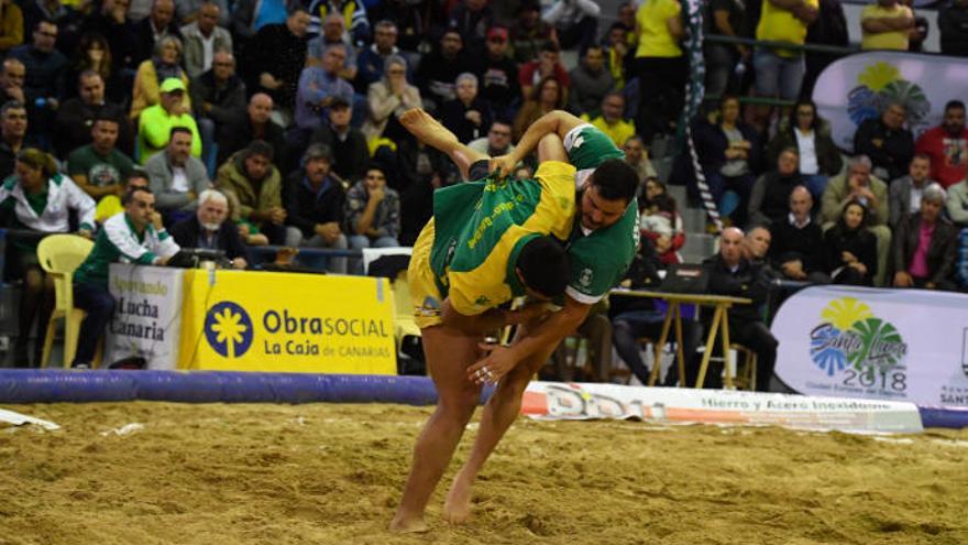 Una agarrada correspondiente a la final de la Copa Obra Social La Caja de Canarias.