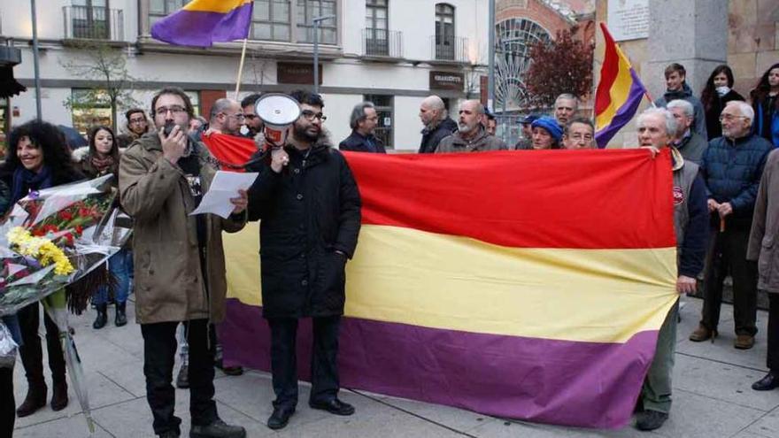 Partidos y colectivos sociales conmemoran la proclamación de la II República