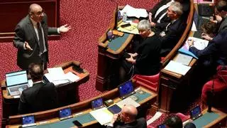 El Gobierno de Francia apuesta por la firmeza policial frente a las protestas y por responsabilizar a los vándalos de los daños causados