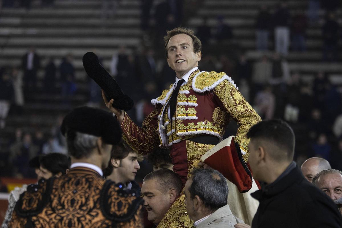 Román sale por la puerta grande de Valencia tras lidiar los toros de La Quinta