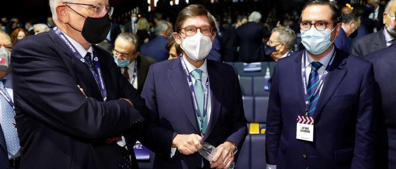 Juan Roig durante el acto sobre el corredor mediterráneo, junto a José Ignacio Goirigolzarri y Antonio Garamendi