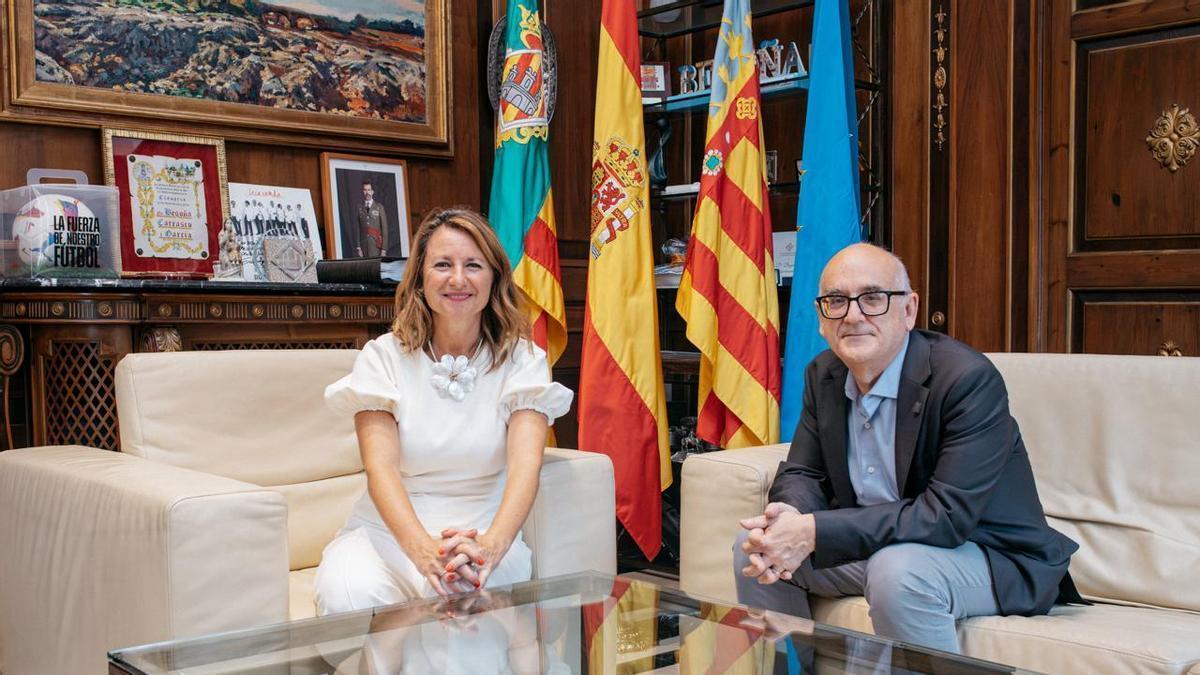 La alcaldesa de Castelló, Begoña Carrasco, y el rector de la UJI, Jesús Lancis.