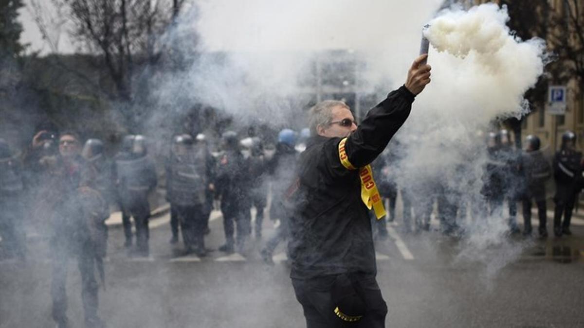 Protestas en Milán, con motivo de la cumbre europea.