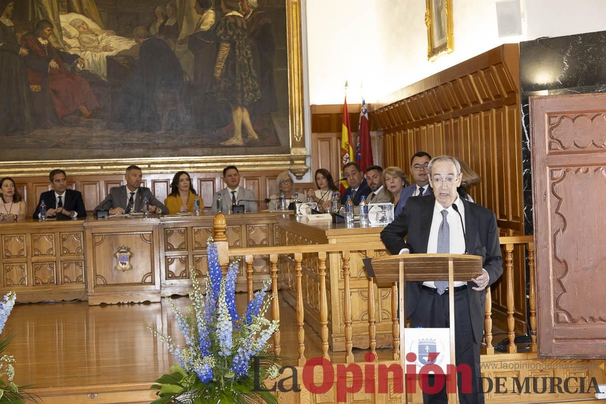 Así se ha vivido el emocionante acto del nombramiento de 'Hijo Predilecto' de Caravaca al doctor Juan Manuel Laborda