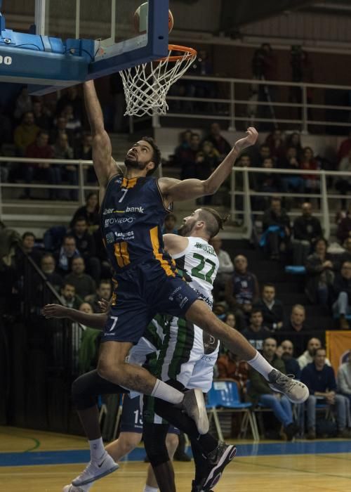 La victoria (82-62) del Oviedo al Cáceres