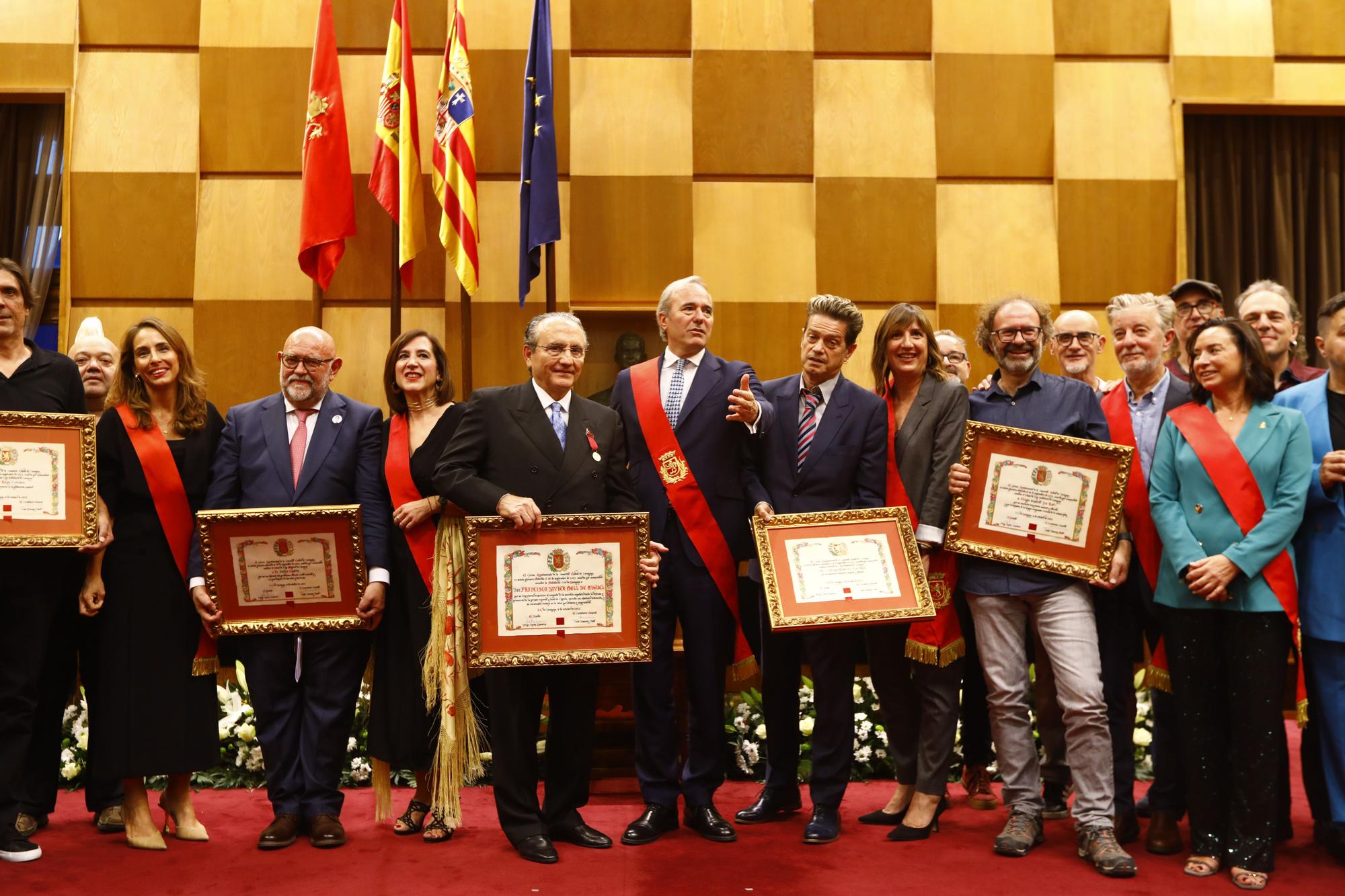 FOTOGALERÍA | Acto de entrega de medallas y distinciones de Zaragoza