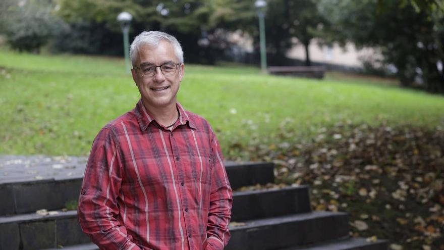 Rafael Castro, profesor de Medicina de Urgencias y coordinador médico de la UVI móvil de Avilés: "Una catástrofe no se improvisa: se entrena"