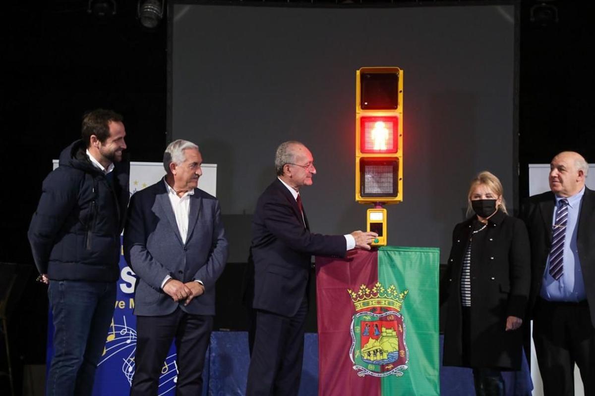 Presentación del nuevo semáforo de homenaje a Chiquito.