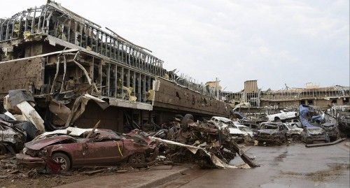 Un gran tornado devasta Oklahoma, en Estados Unidos