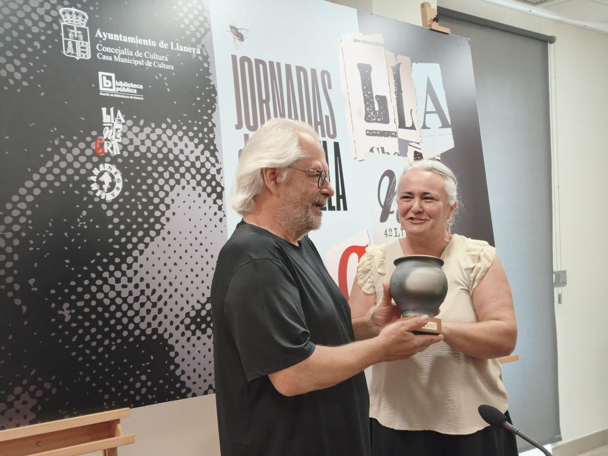 La inauguración de las jornadas de novela policiaca "Llanegra", en imágenes