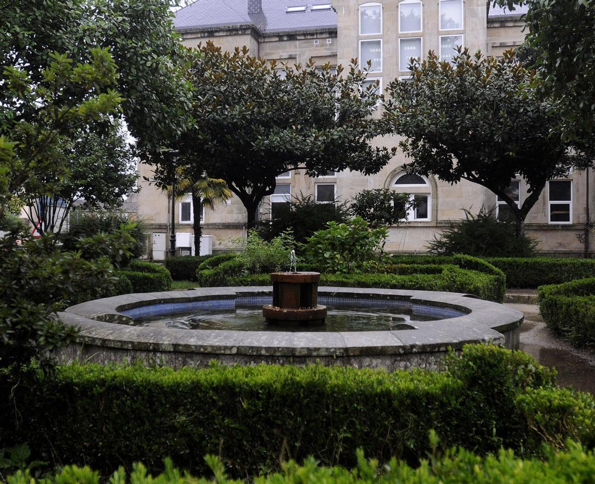 El último bastión, ubicado en los jardines municipales y retirado con la reforma de 2019.  |