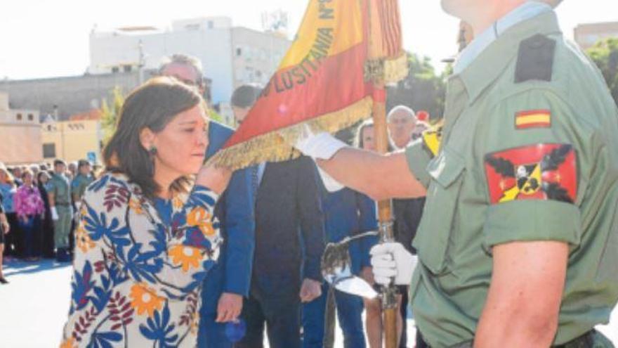 Bonig jura bandera y pide sacar del Consell a Compromís