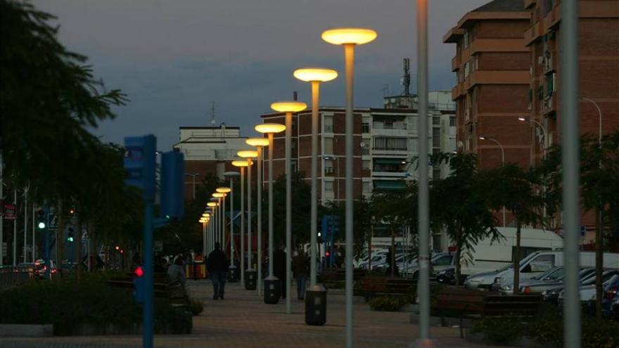 El Ayuntamiento mantendrá &quot;a toda costa&quot; el alumbrado desde lo público