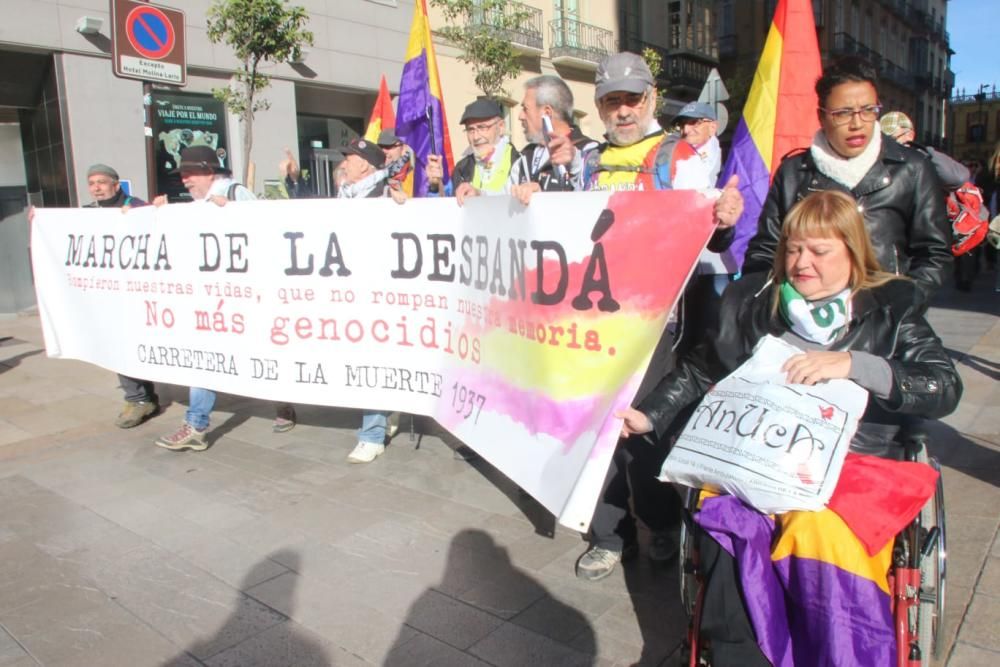 Como cada año, una marcha desde Málaga capital recuerda la salida de miles de personas hacia Almería en 1937, con motivo de la Guerra Civil