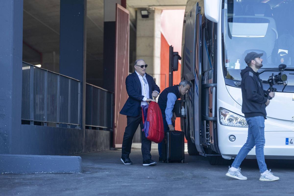 Euforia mallorquinista para despedir al equipo hacia Sevilla