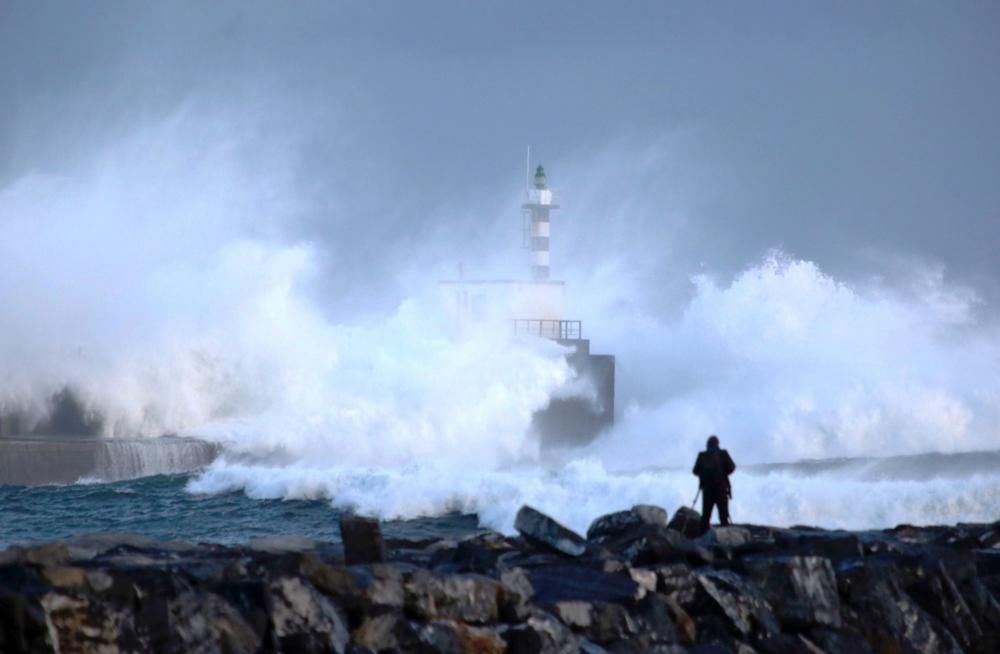 Temporal de viento y oleaje en Asturias