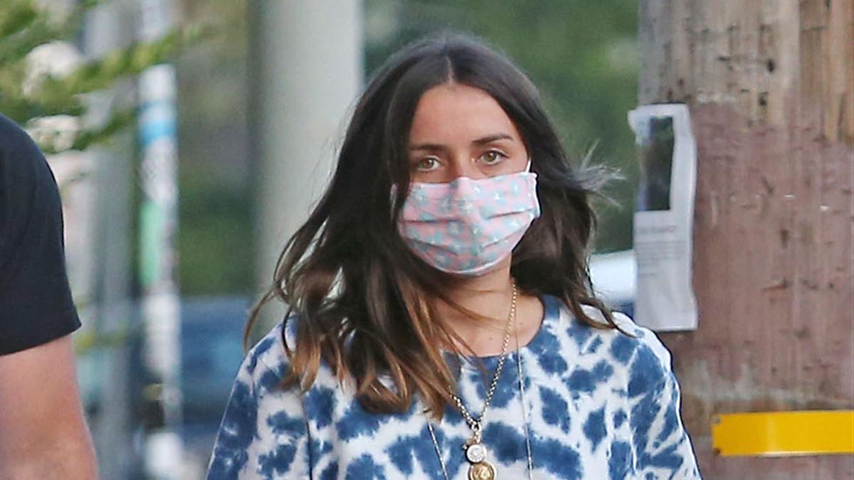 Ana de Armas paseando por Los Ángeles