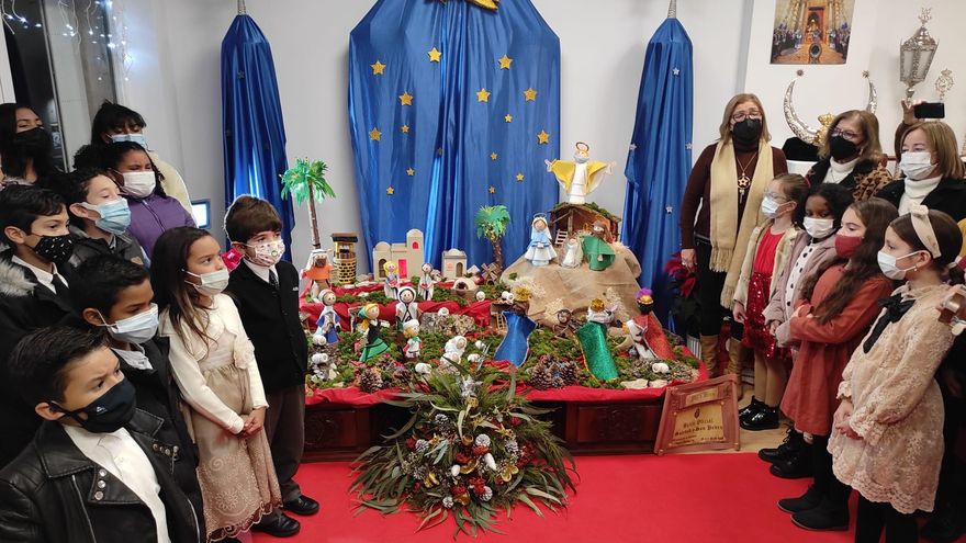 La cofradía de La Soledad y San Pedro de Alicante anuncia “La estrella de Belén”