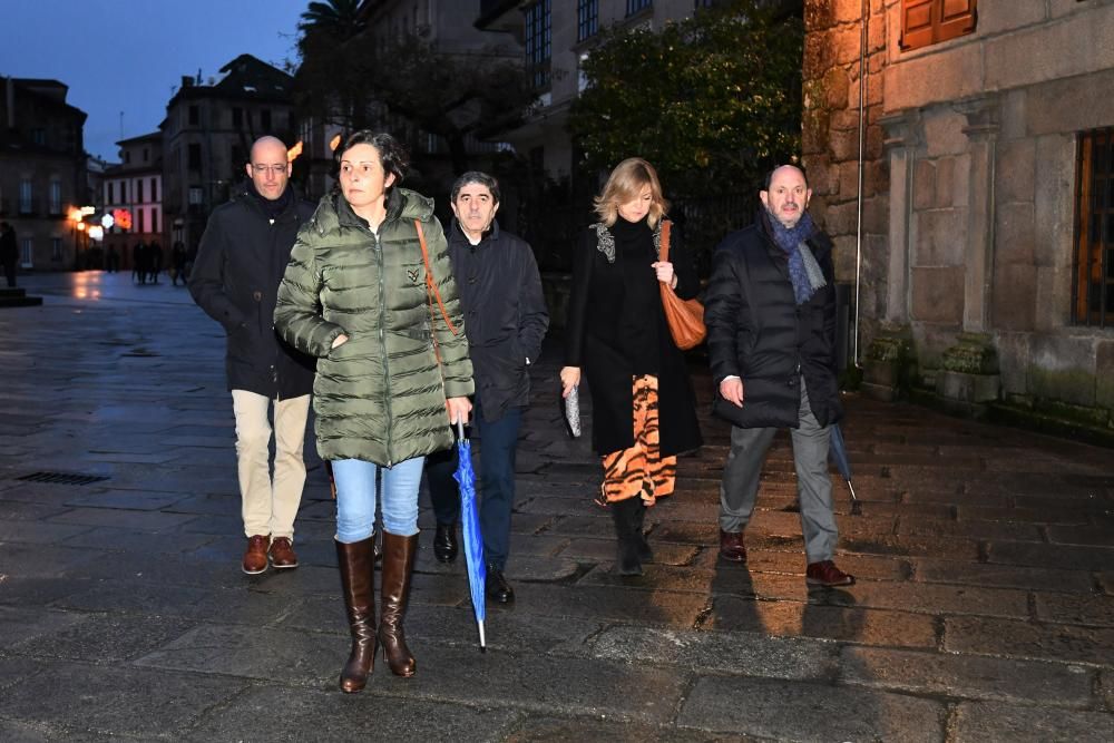 Grandes nombres de la política arropan a Rajoy en el entierro de su hermana en Pontevedra