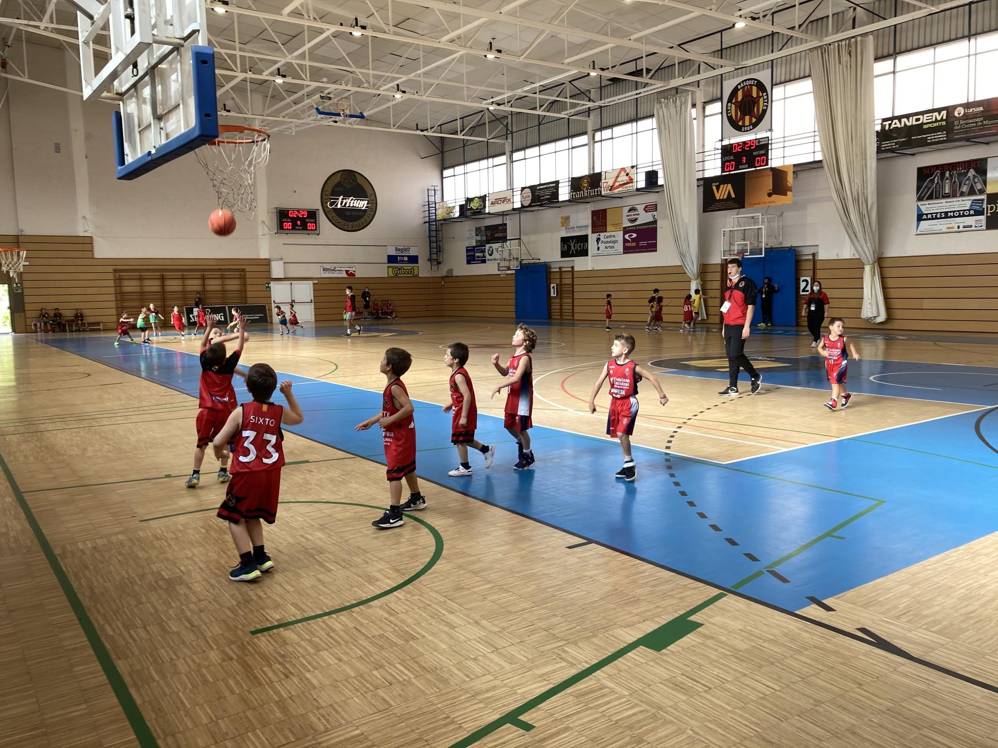 Trobada escolar de bàsquet a Artés