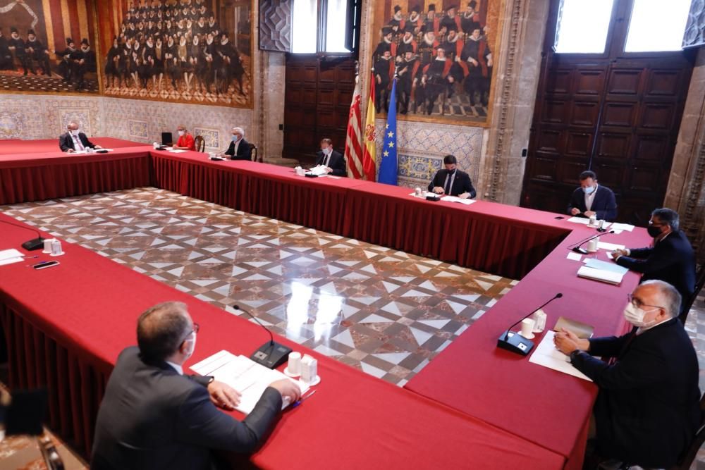 Firma del acuerdo para la reconstrucción de la C. Valenciana