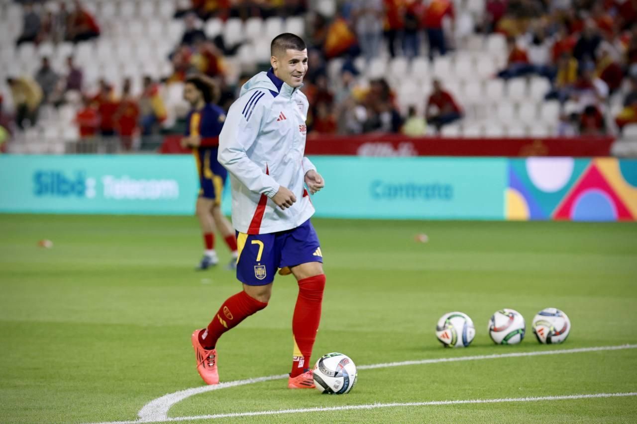 El apoyo de la afición cordobesa a la selección española, en imágenes