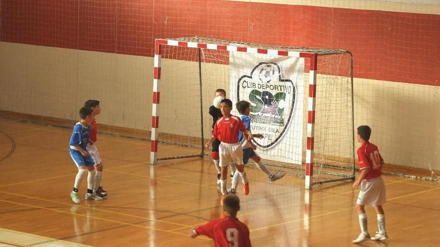 Imagen de un partido de fútbol sala en Aspe.