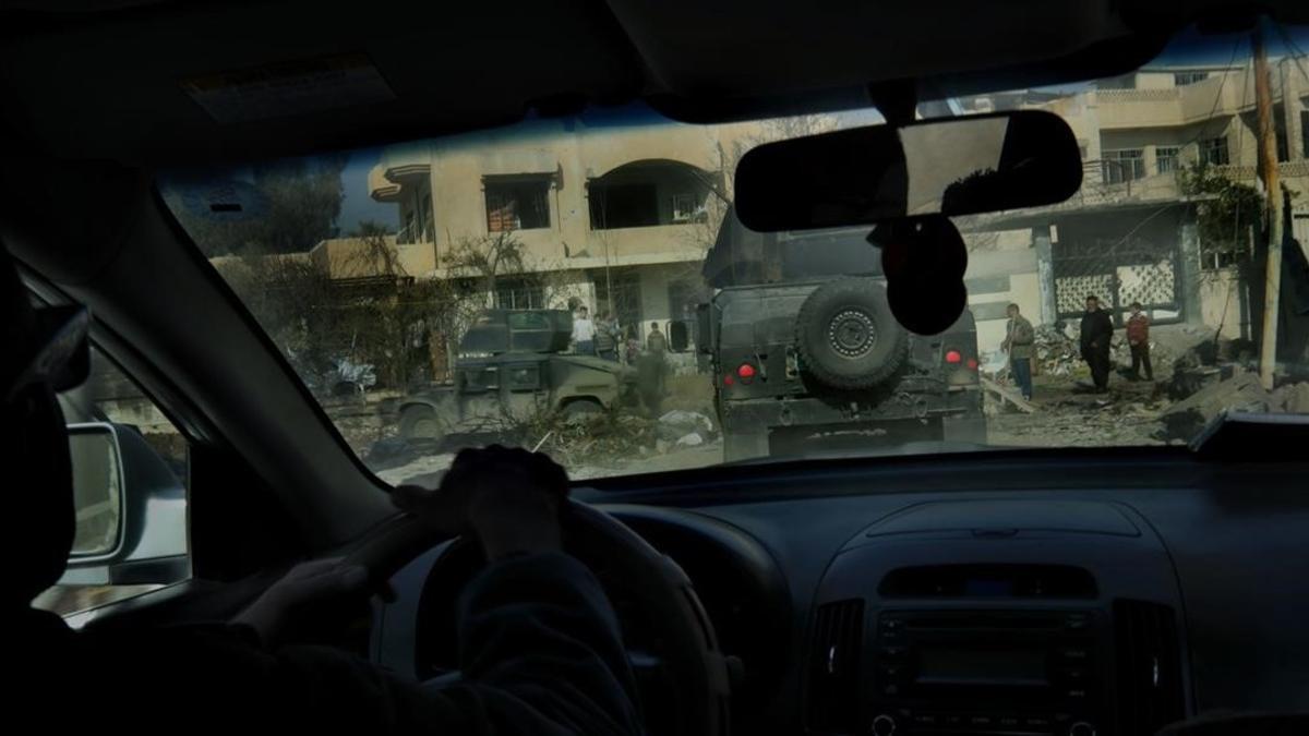 Vehículos de la Golden Division del Ejército iraquí, en la zona recuperada de Mosul