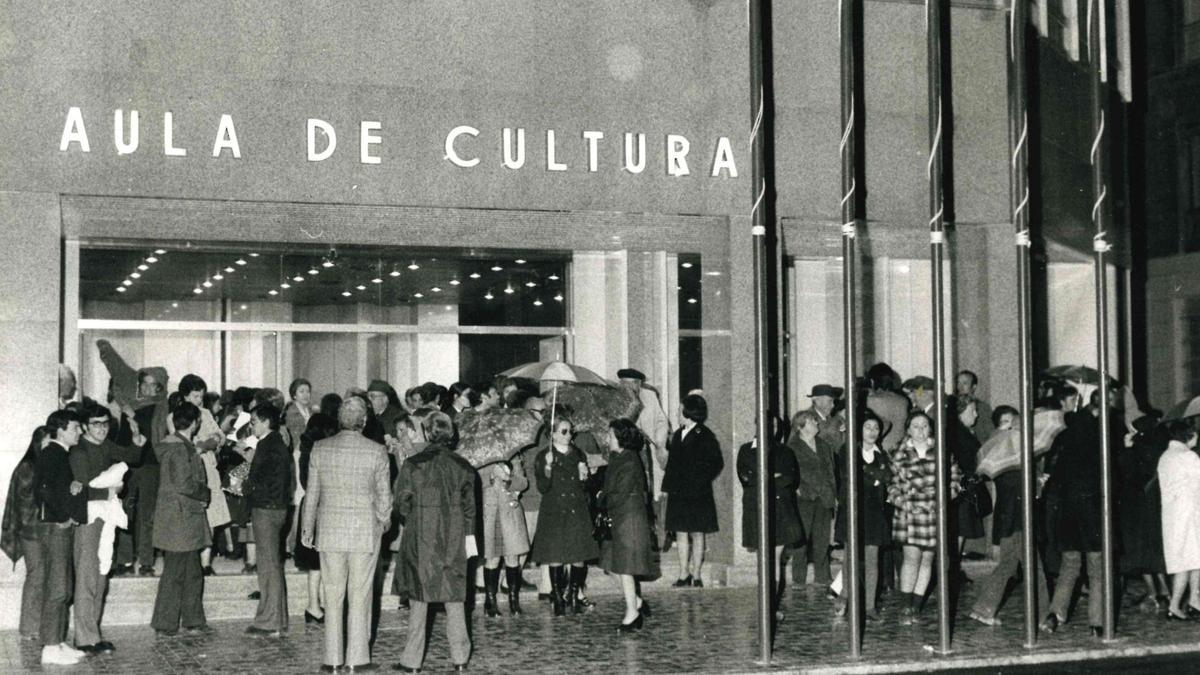 Acto de Inauguración del Aula de Cultura en 1974.