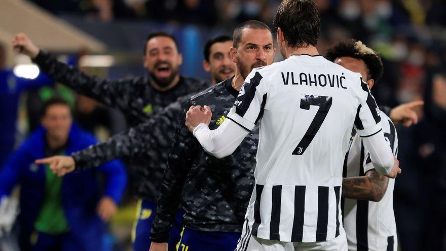 Vlahovic celebra su gol en el primer minuto de partido.