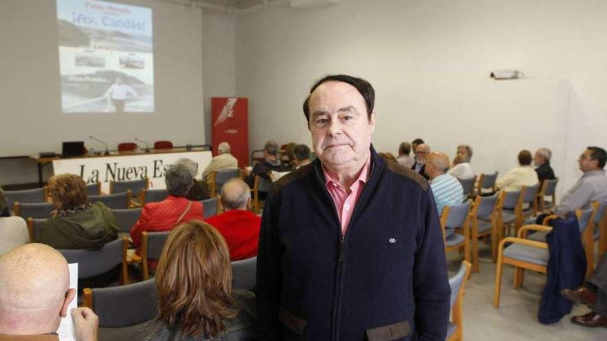 Pablo Monella, ayer, en el Club LA NUEVA ESPAÑA de Gijón antes de iniciar la presentación.