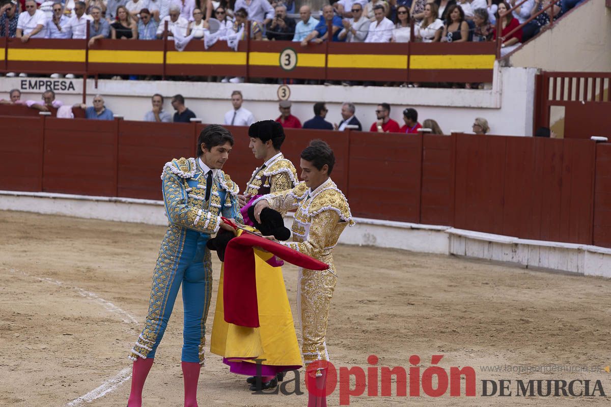 Tarde histórica en Abarán con la alternativa de José María Trigueros y el indulto de Tomás Rufo, junto a Castella salieron a hombros